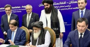 باكستان وأفغانستان وأوزبكستان يوقعون اتفاقية إطارية رئيسية للسكك الحديدية