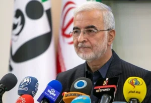 إيران تتعهد بدعم باكستان المتضررة من الفيضانات وتناقش زيارة بزشكيان المقبلة